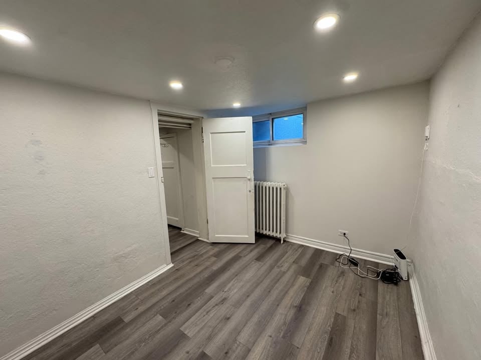 926 Avenue Road Lower