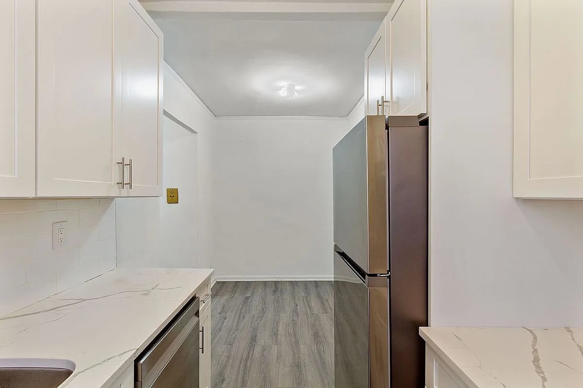 915 E 17th St APT 111