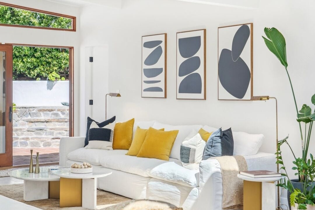 Sunset Crest Dr, 90046