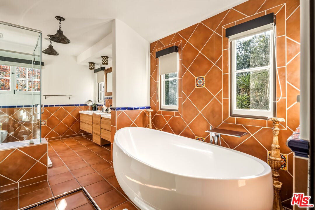 Sunset Vale Ave, 90069