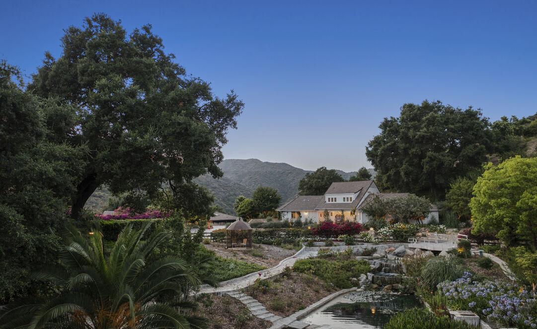 3100 Mandeville Canyon Rd