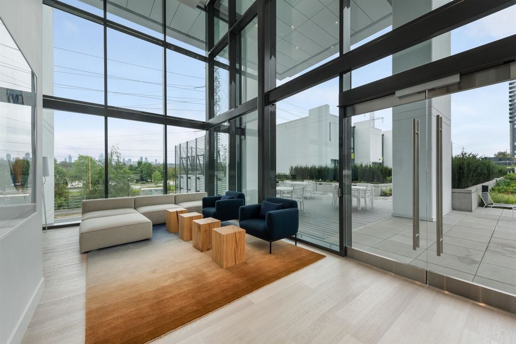 2425 Alpha Ave, #307