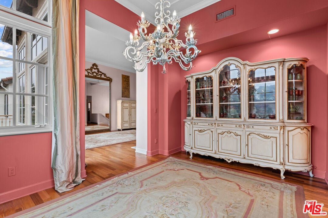 Buckingham Ln, 90077