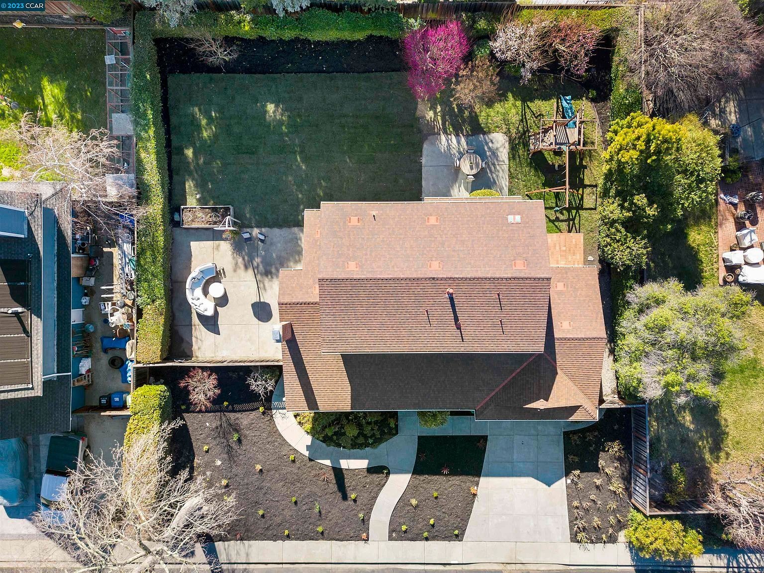 1410 De La Cruz Way