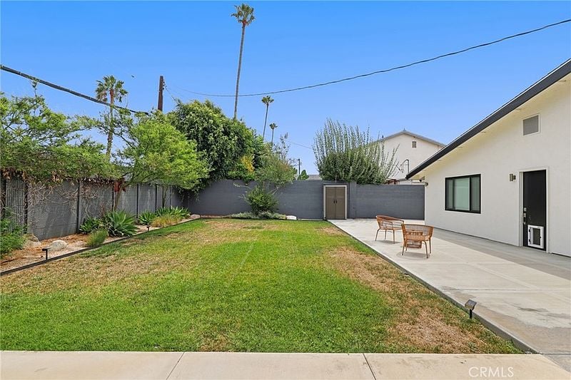 421 Larry Ln