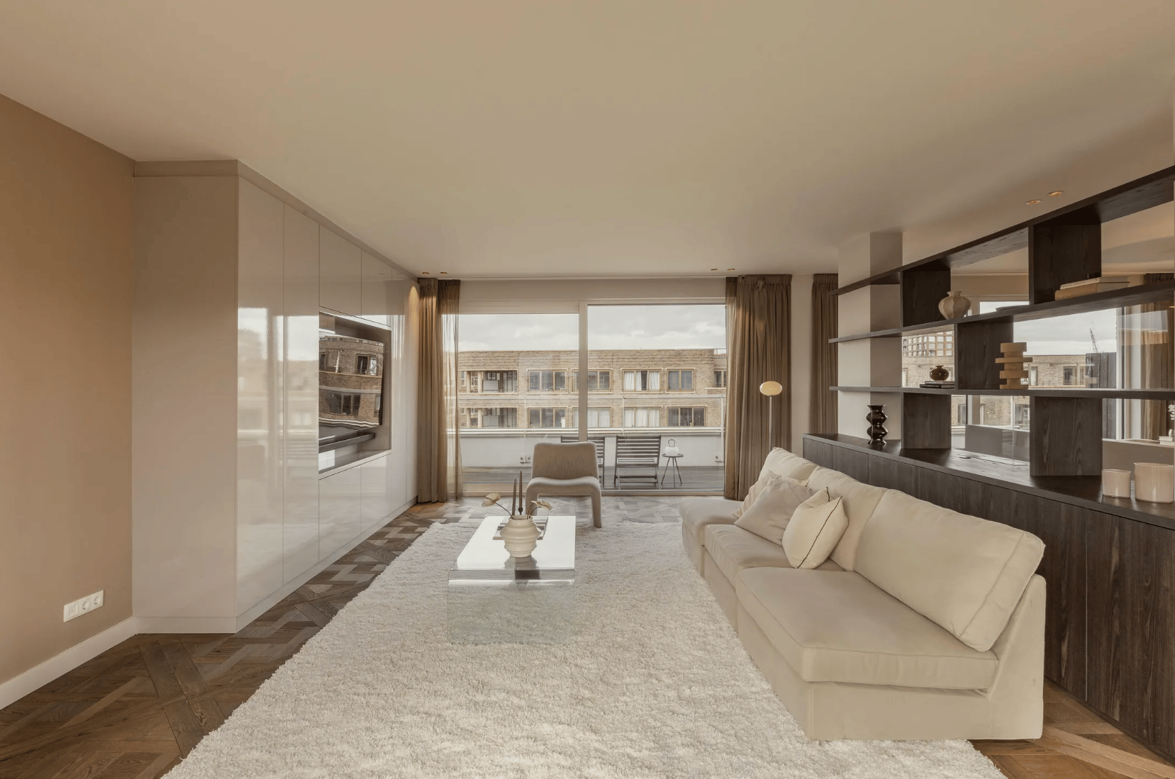 HIGH-END PENTHOUSE