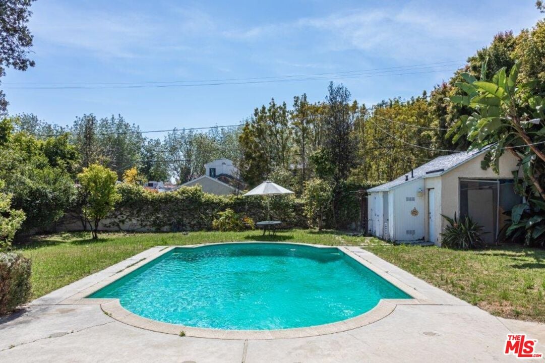 723 Foothill Rd