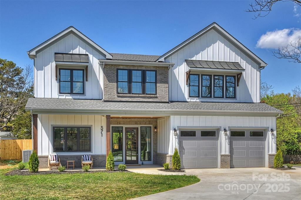 571 Lyttleton