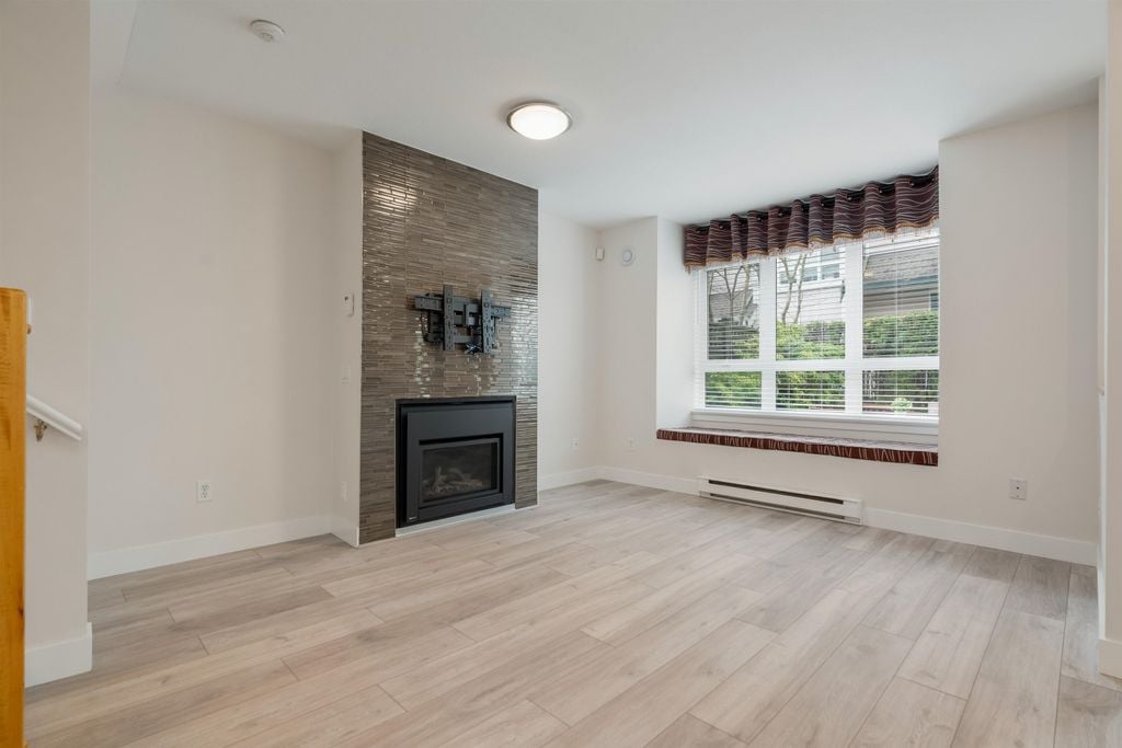 7406 Hawthorne Terr