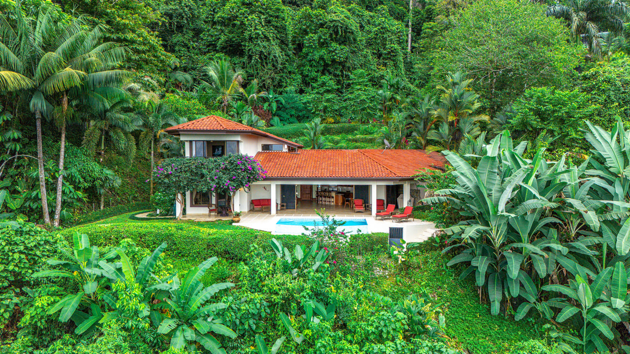 Private Luxury Villa with Whale Tail Ocean View Close to Downtown Uvita