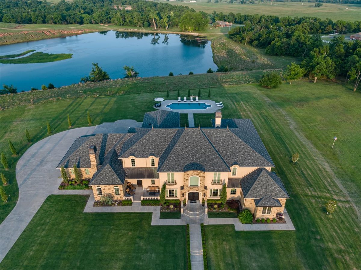 Casa Bella Estate – A Masterpiece of Luxury & Elegance in Mustang, Oklahoma - Wyatt Poindexter - The Agency 