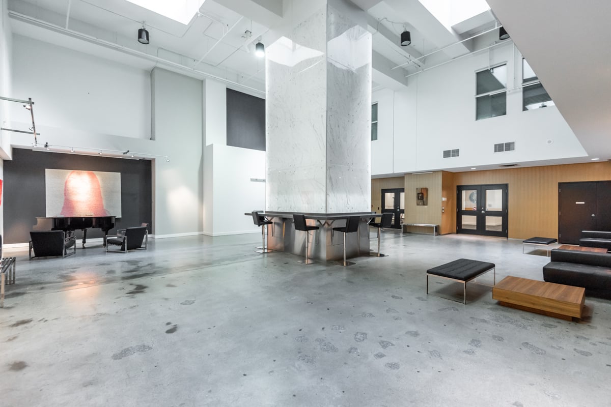 826-155 DALHOUSIE Street, Toronto