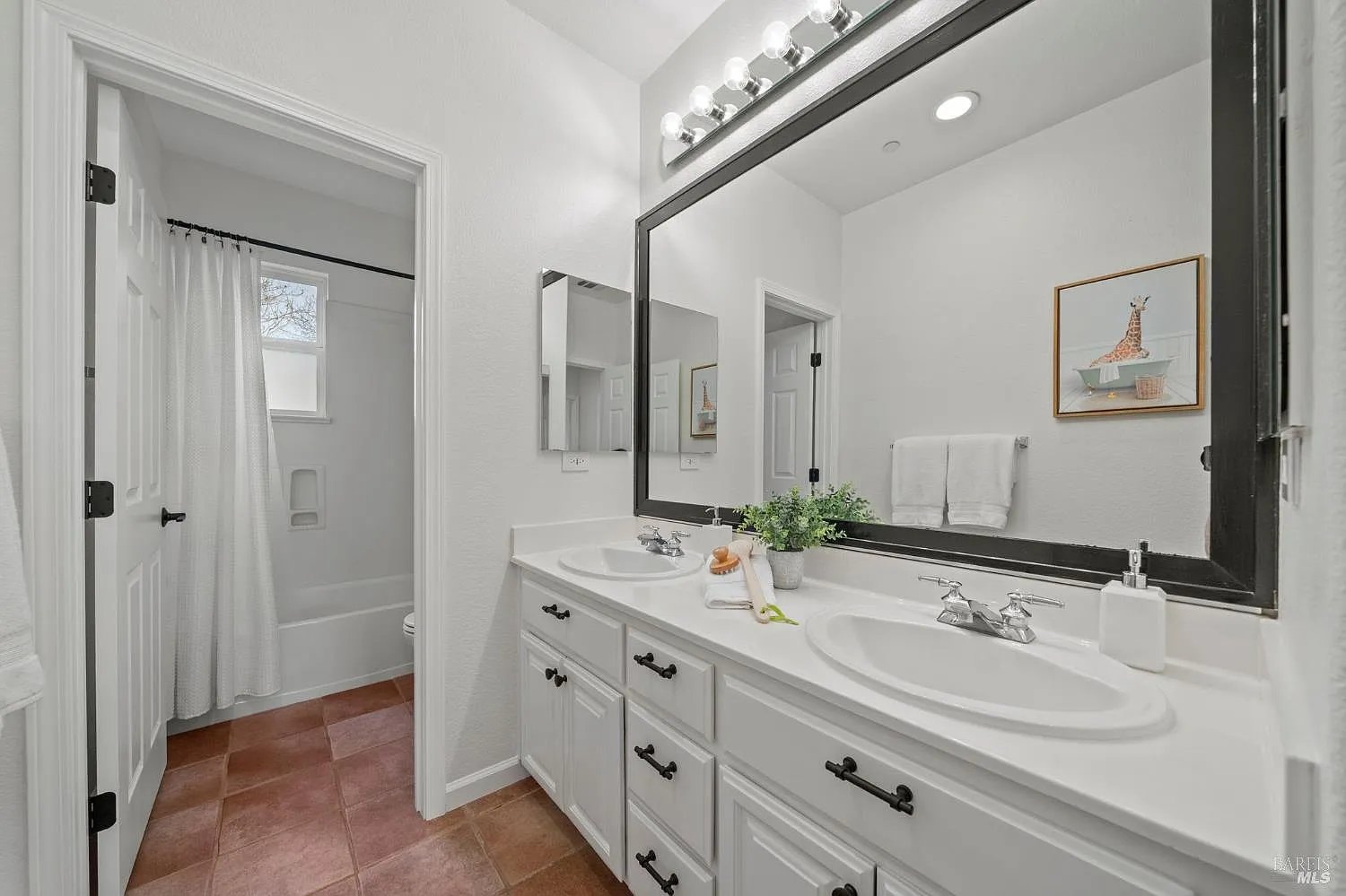 46 Waterbury Ln
