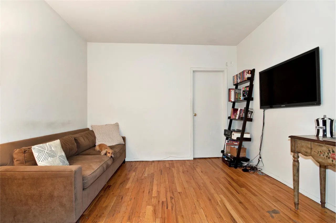 233 E 82nd St Unit 3B