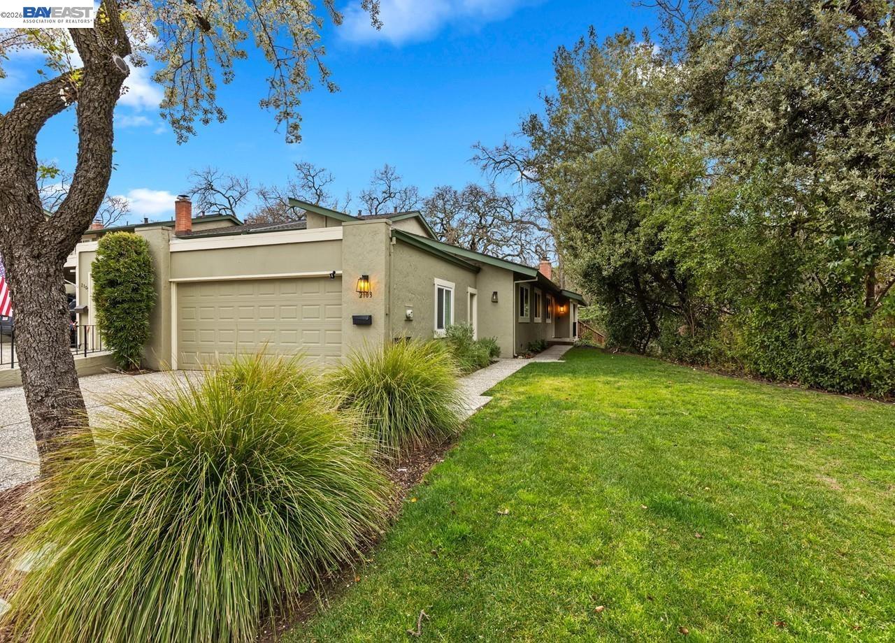 2103 Dapplegray Lane