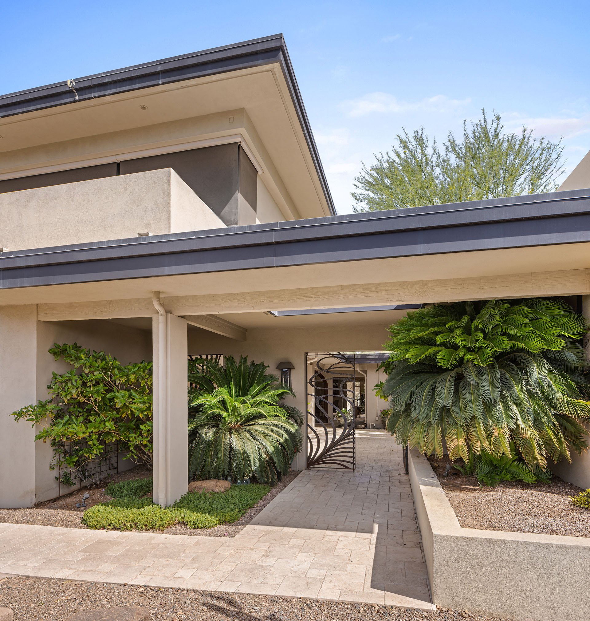 5434 E Lincoln Drive 72