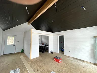 1111 Lakeshore Dr