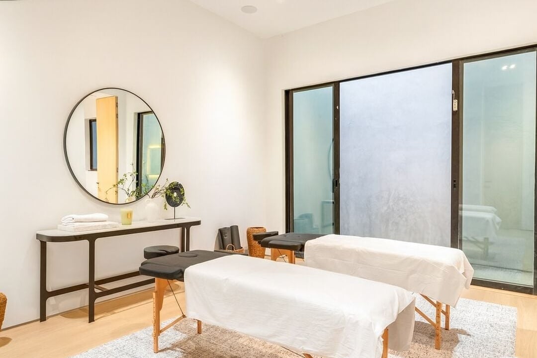 Zenith Pavilion,Tweed Ln, 90049