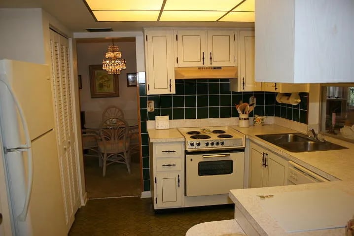431 Wilma Cir