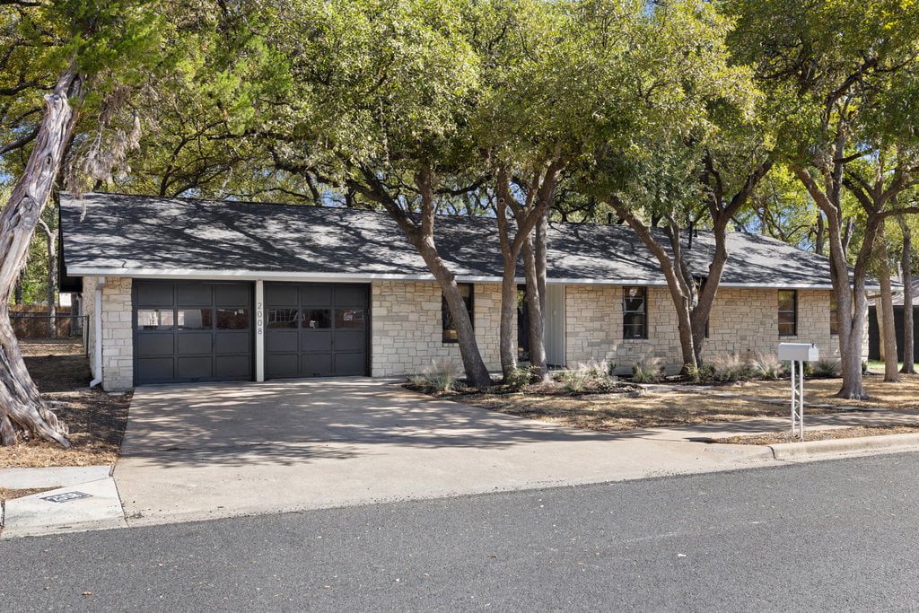2008 Matthews Ln