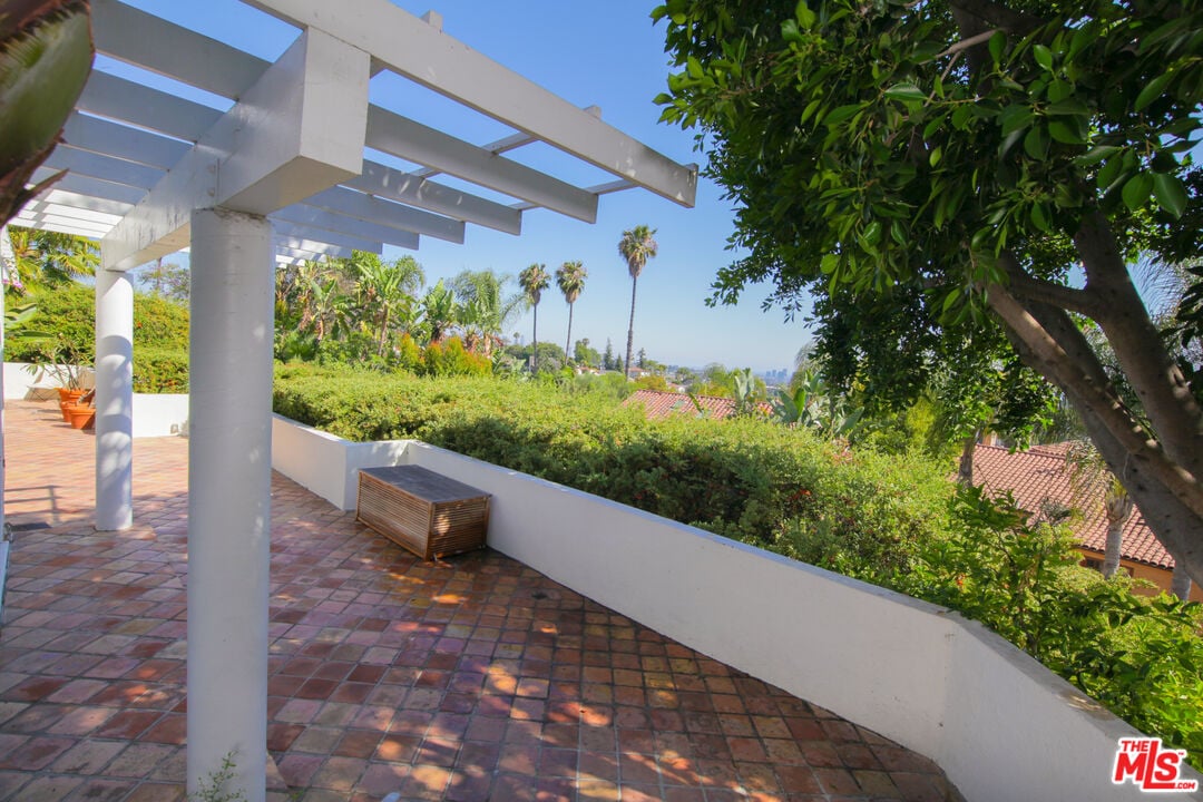 2211 Ben Lomond Dr