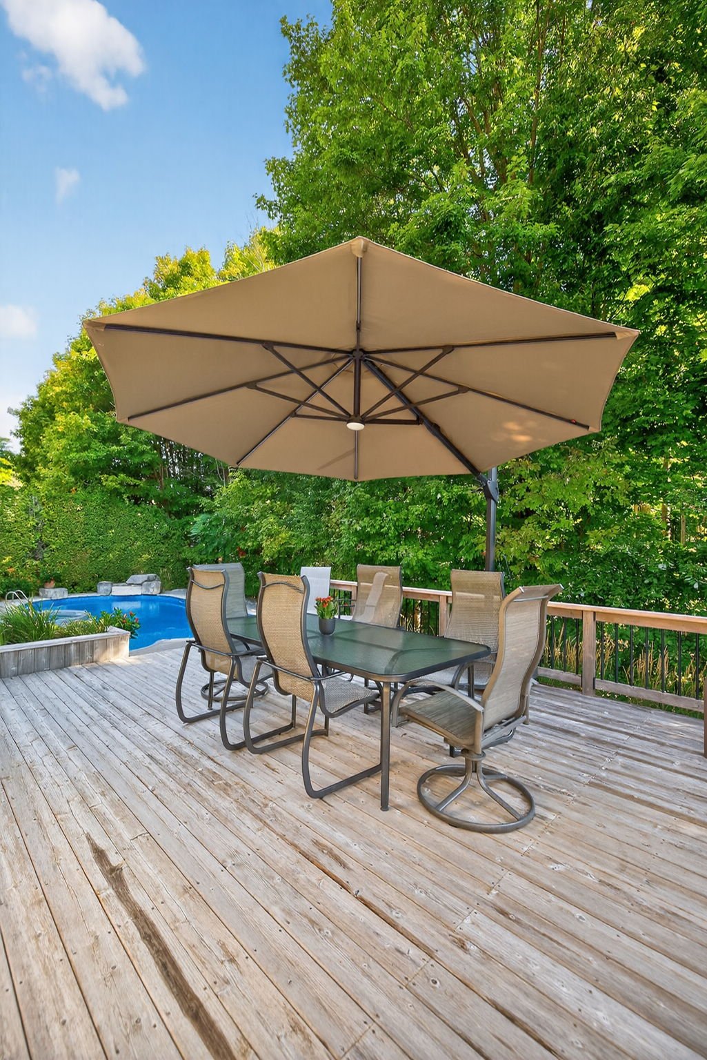 6 Falling Leaf Crt, Aurora