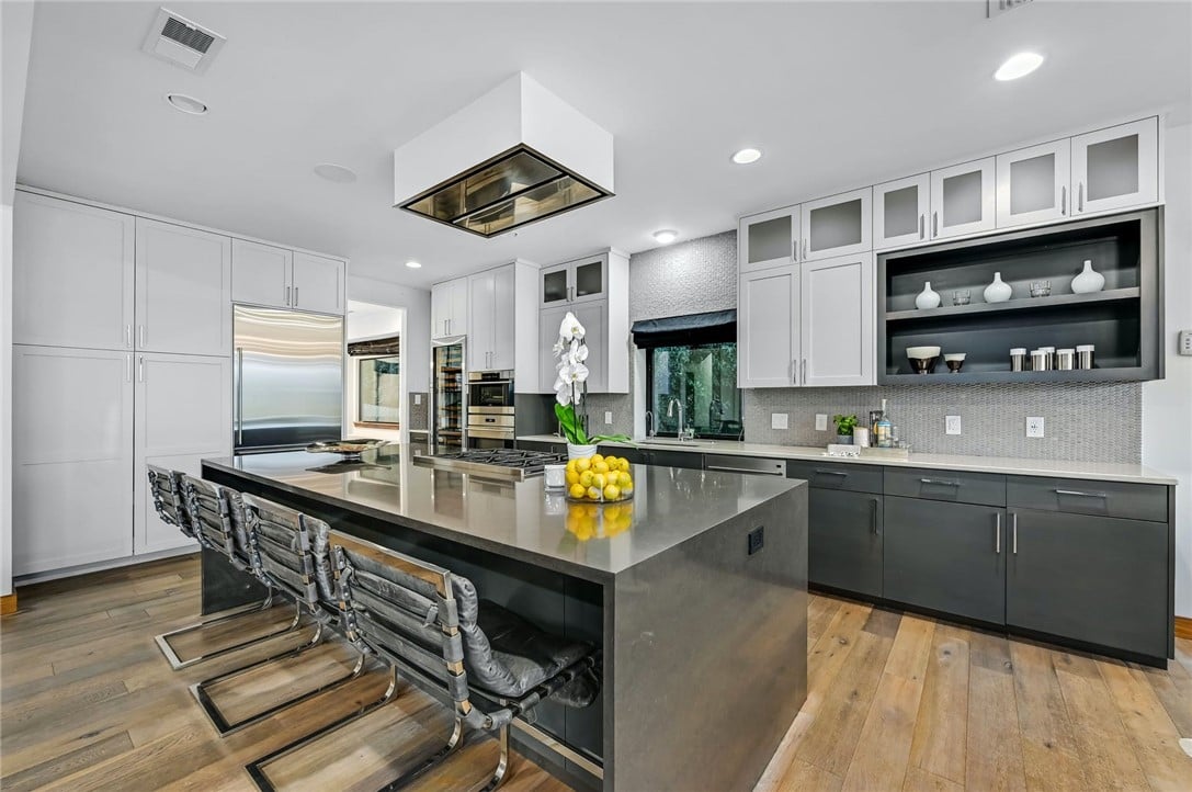 4809 Palisade Dr