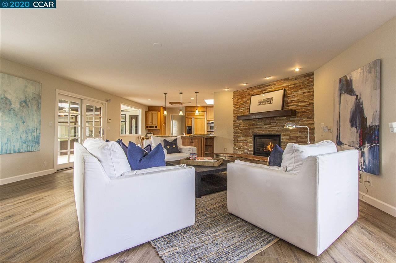 3258 Judith Ln