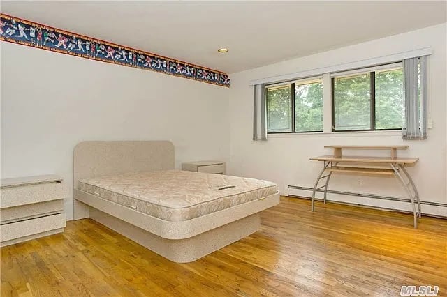 310 Willis Ave