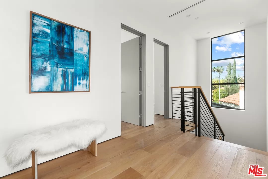 460 N Kings Rd