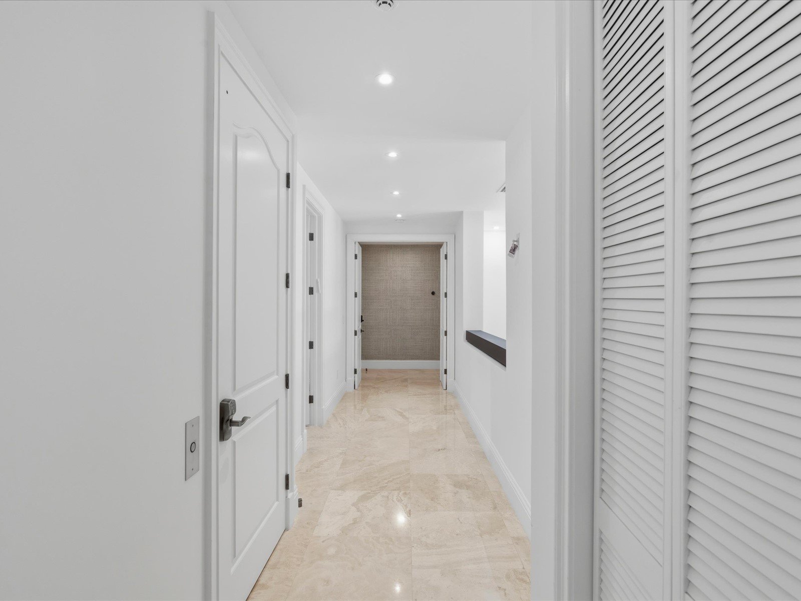 70 Camden Dr, Bal Harbour