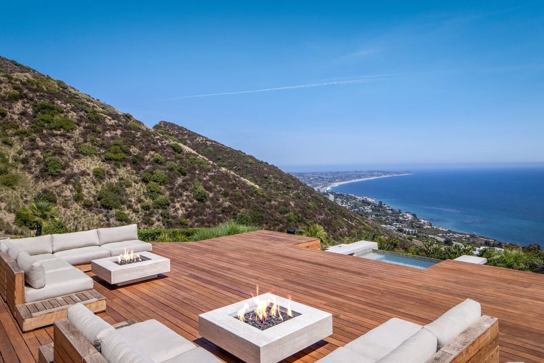 Meridian Manor, Encinal Canyon Rd, 90265