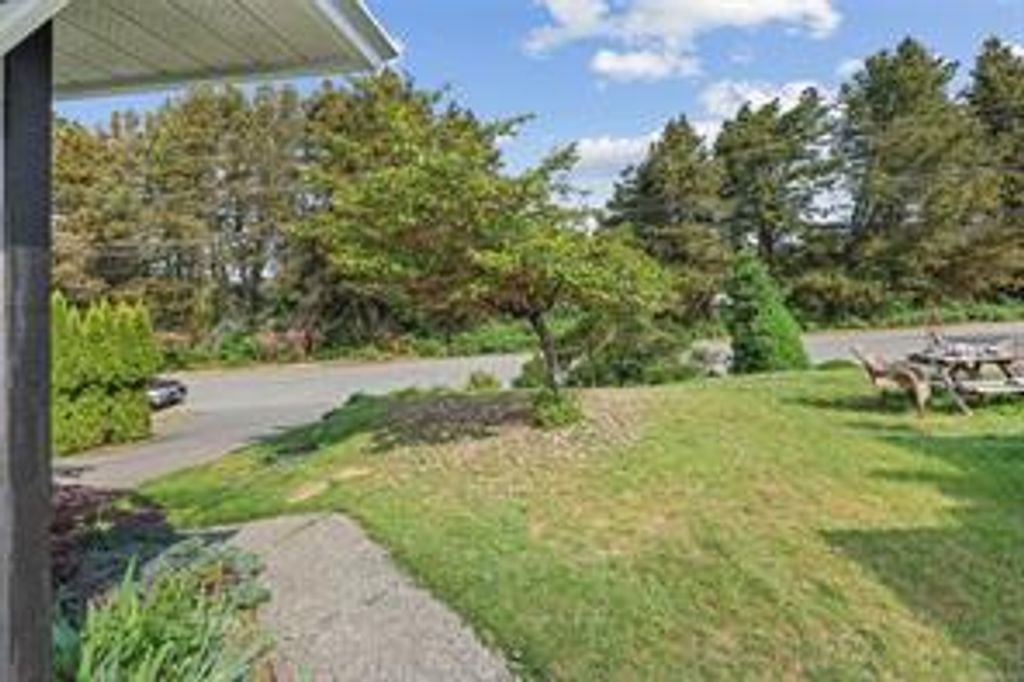 6581 Helgesen Rd