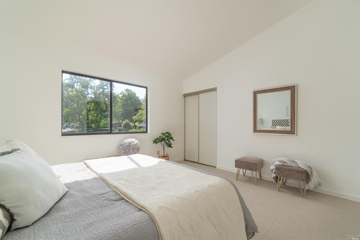 17 Cedarwood Ln
