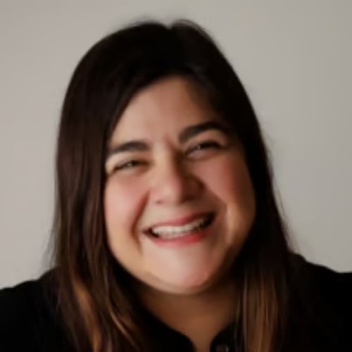 Silvia Conrad Downers Grove, IL Real Estate Agent Headshot