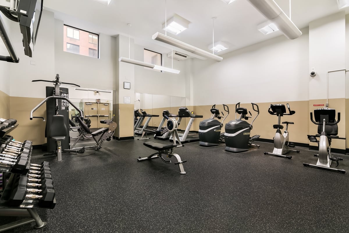 280 Rector Pl, #3L