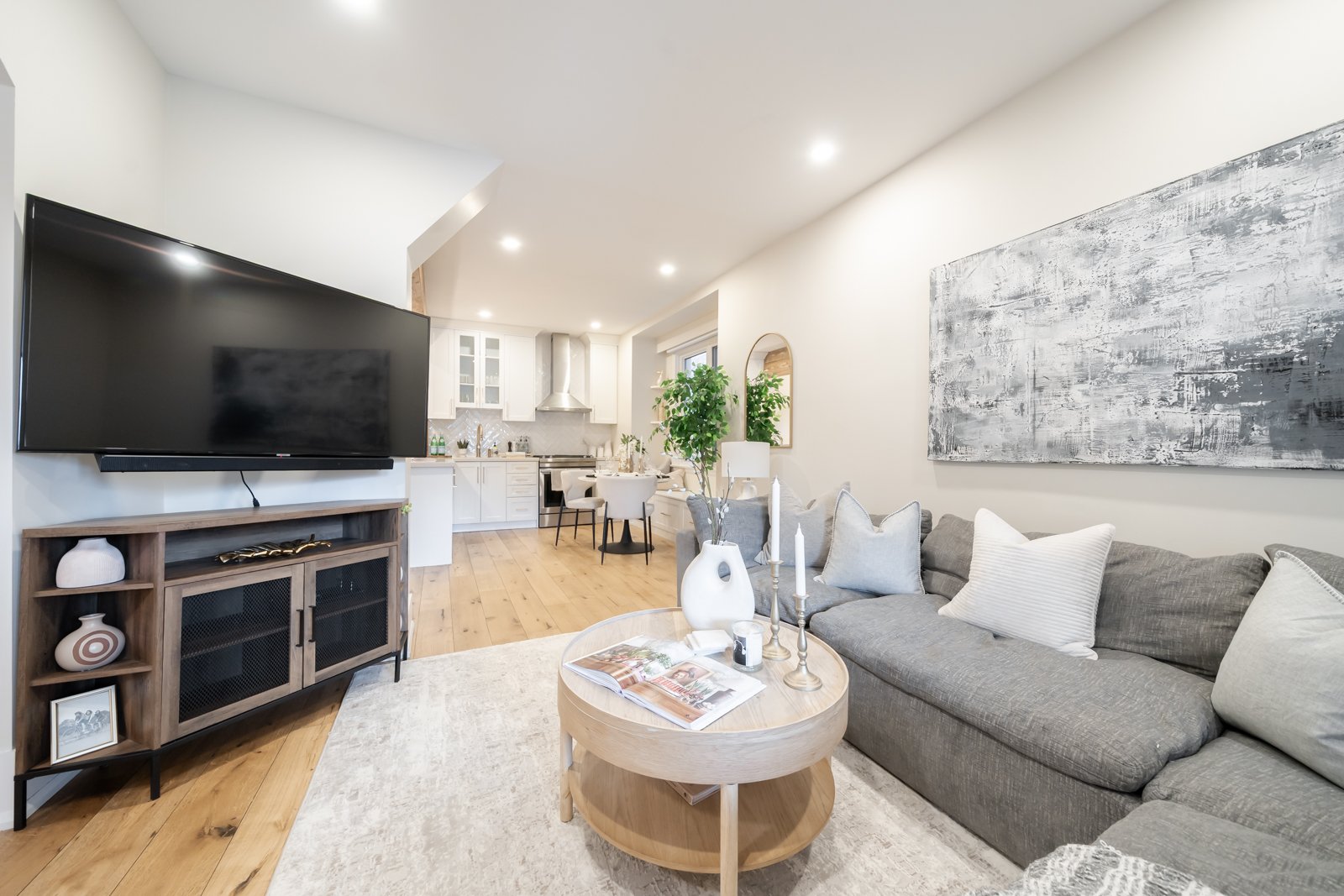 135 Sellers Ave 