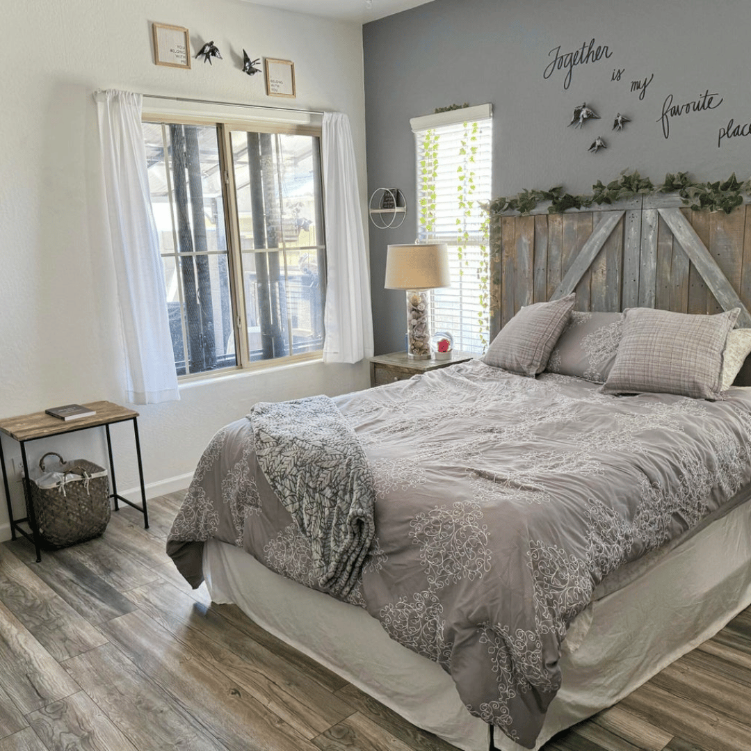 3953 E Cat Balue Dr.