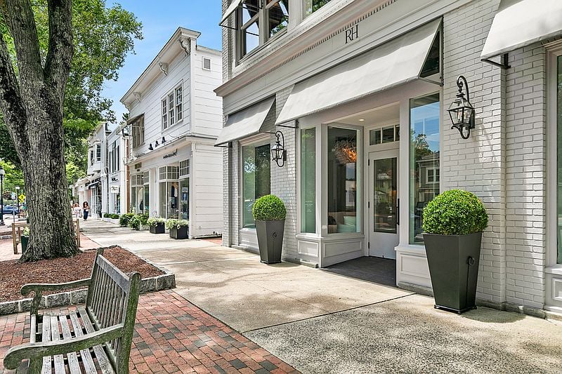 East Hampton Off-Season: Hamptons Life after Labor Day cover