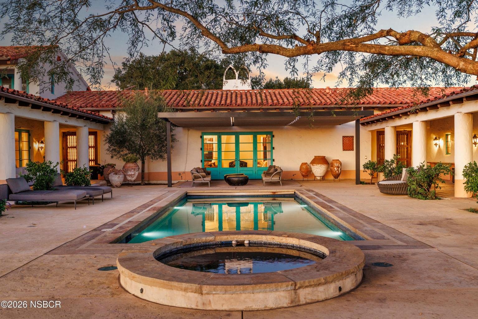 2830 Calzada Ave