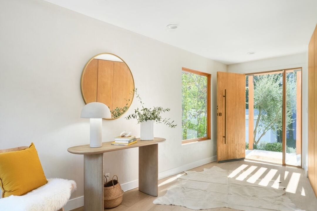 Sunset Crest Dr, 90046