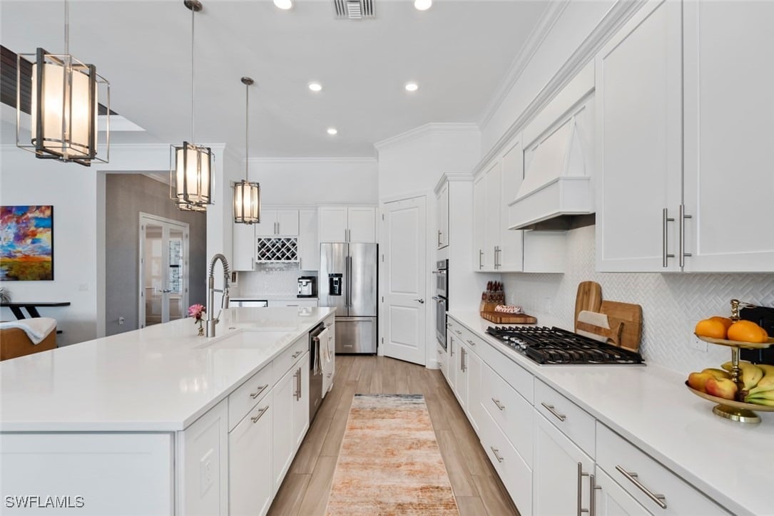 19129 Aqua Shore Dr