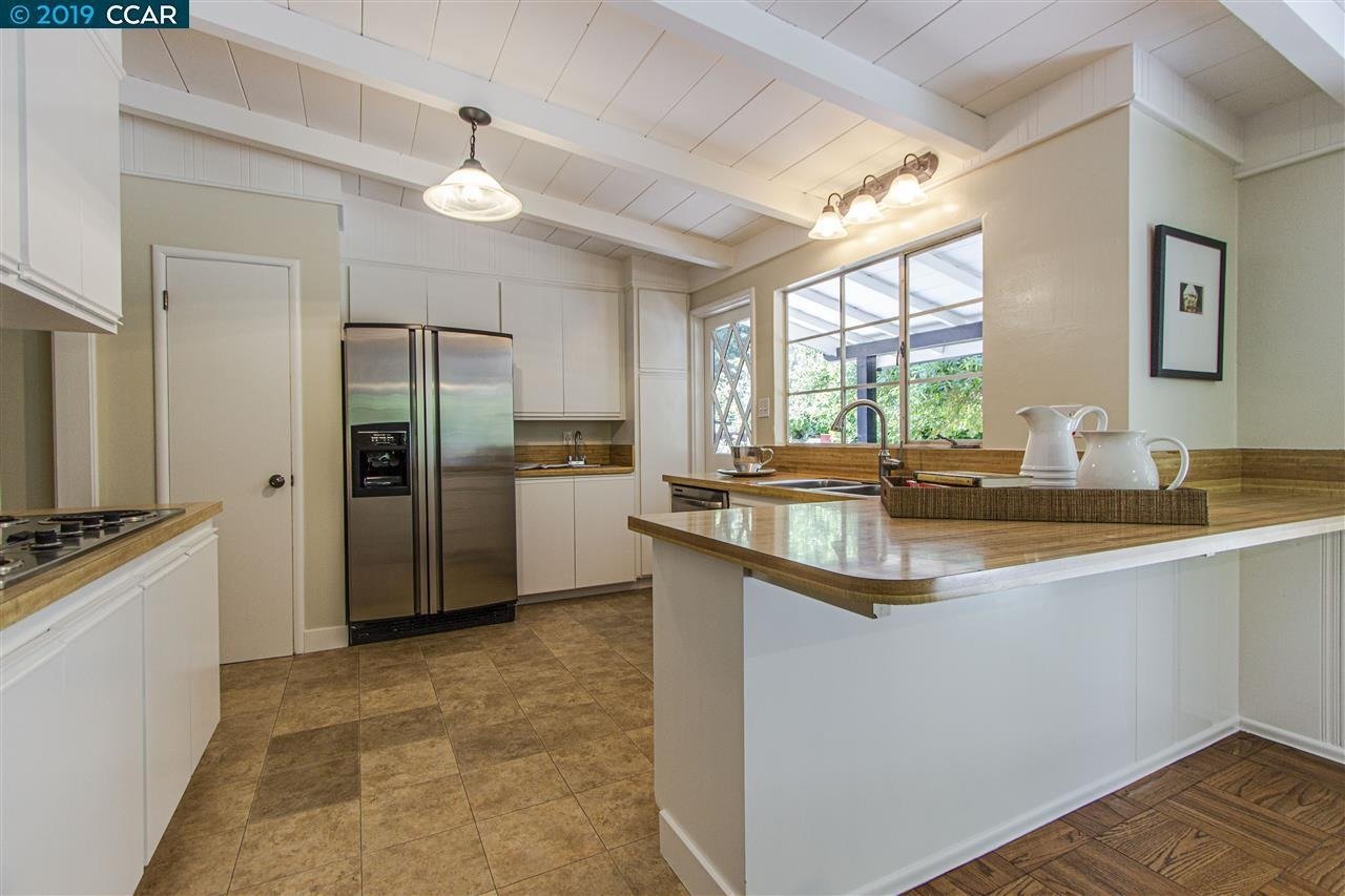 1061 Glen Ct