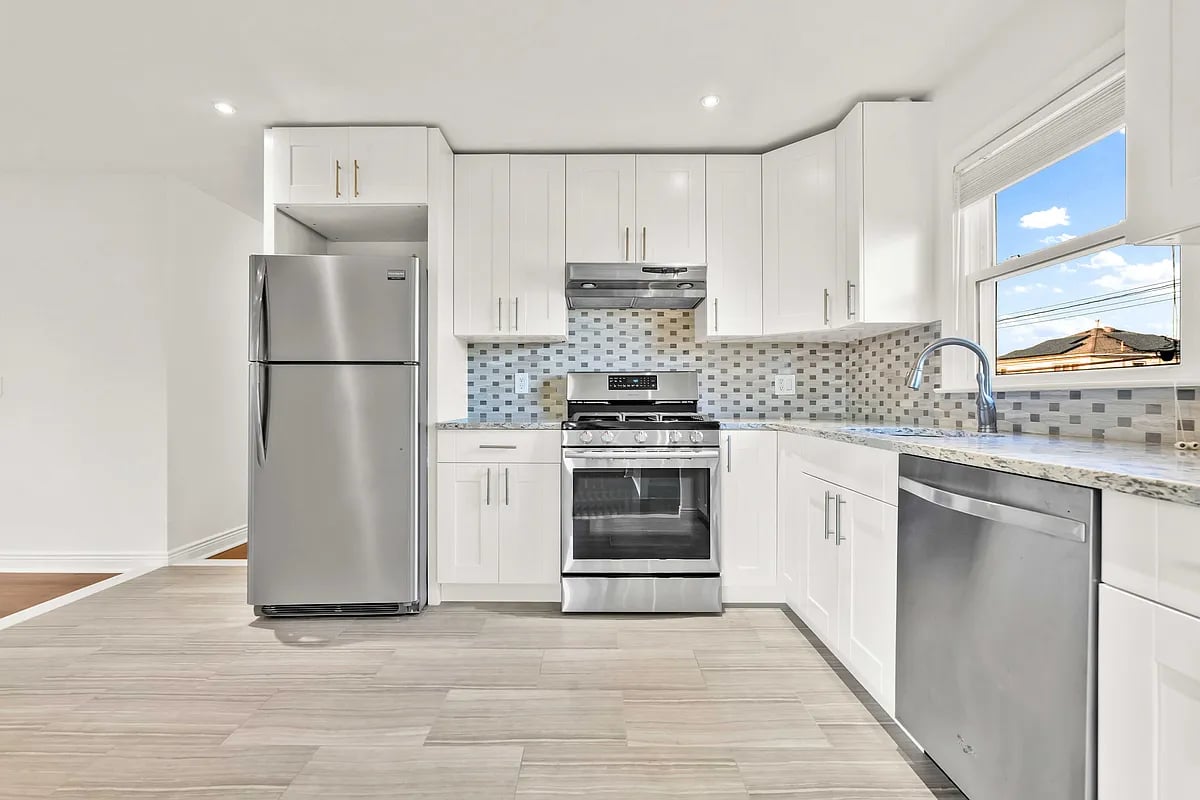 95-19 160th Ave #2FAM