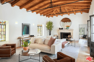 627 N Palm Dr