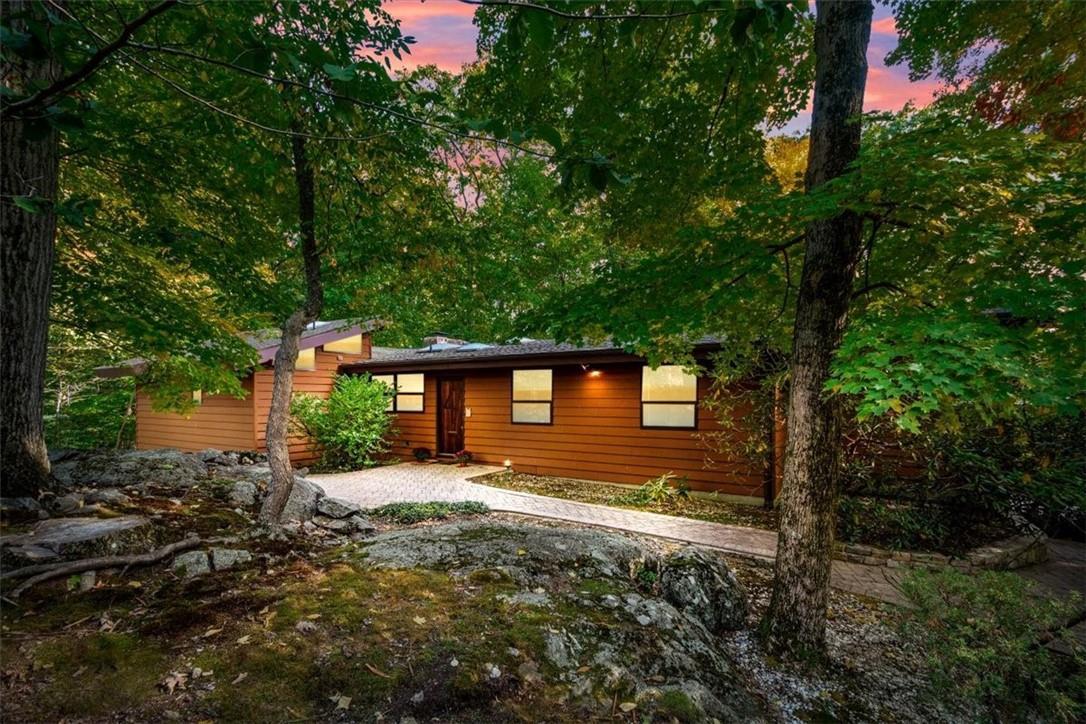 47 Eastern Dr