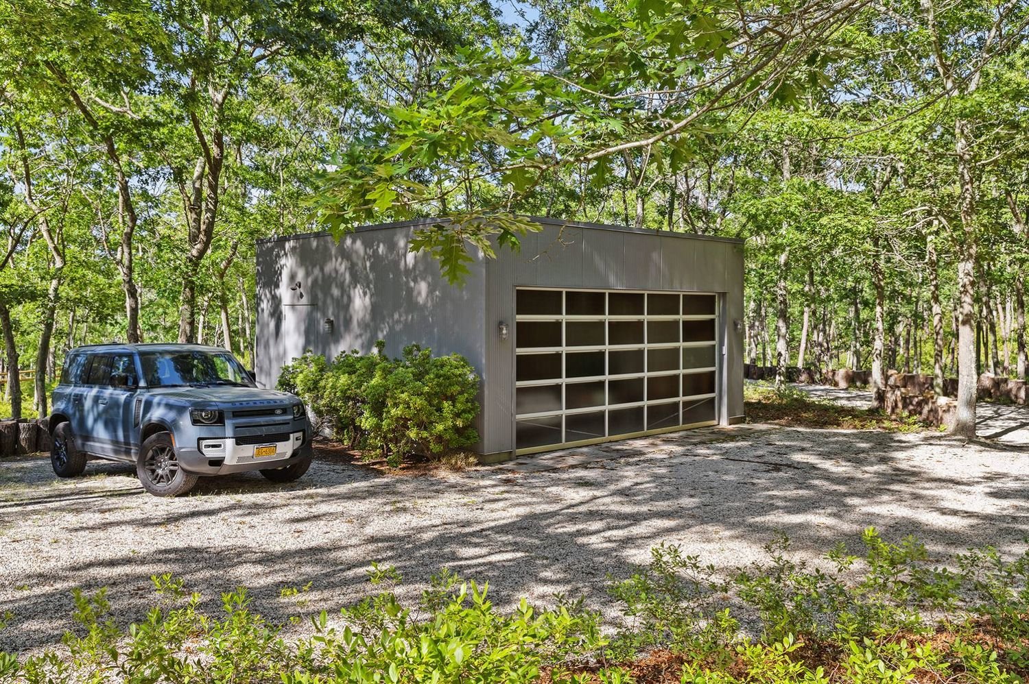 HAMPTONS ARTIST RETREAT BY NOTABLE ARCHITECT ON NEARLY 10 ACRES