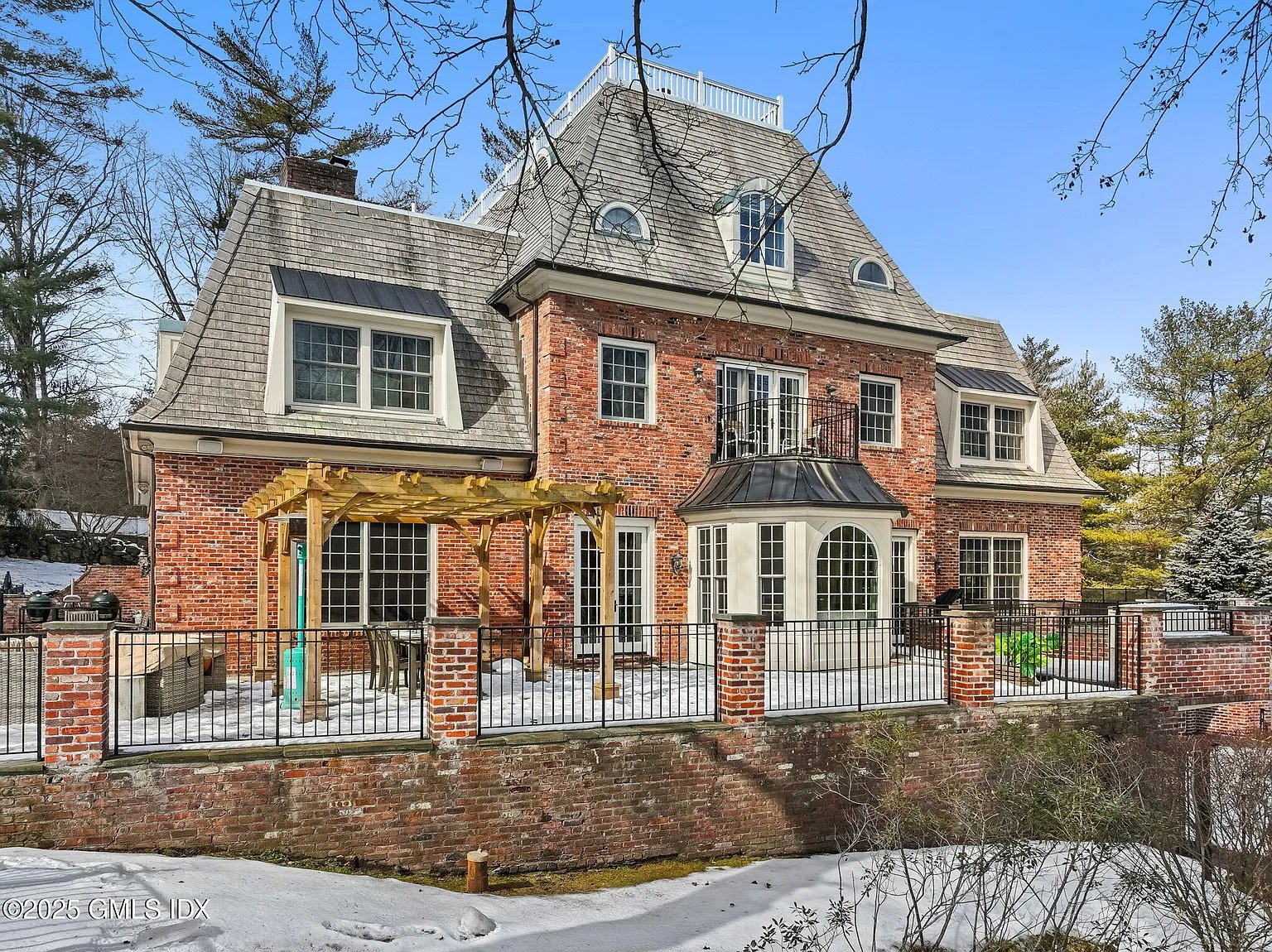 70 Sherwood Ave