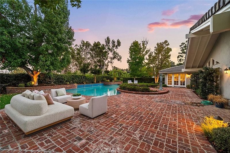 10982 Bent Tree Rd, Santa Ana, CA 92705