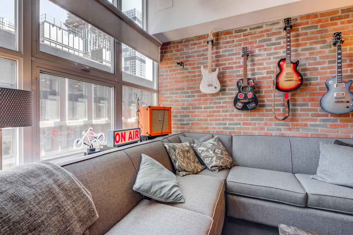 826-155 DALHOUSIE Street, Toronto